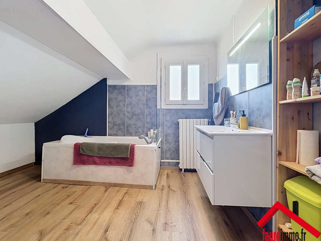 Maison à TERRASSON-LAVILLEDIEU