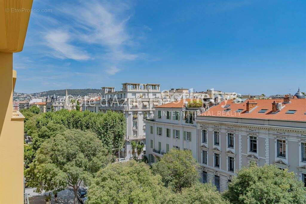 Nice Carré d'Or, appartement Belle Époque de 146 m² avec 4 chambres sur le boulevard Victor Hugo - photo 2