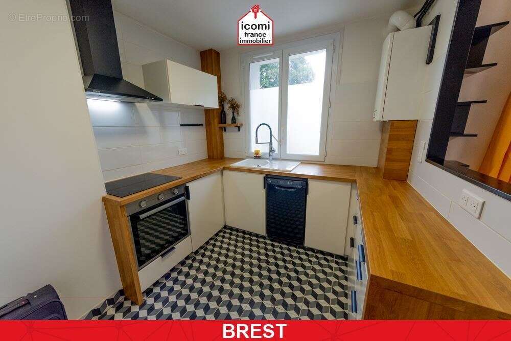 Finistere - brest (29200) - a vendre - appartement t3 56m² - 2 chambres - dalle beton - meuble avec locataire en place - cave -  - photo 2