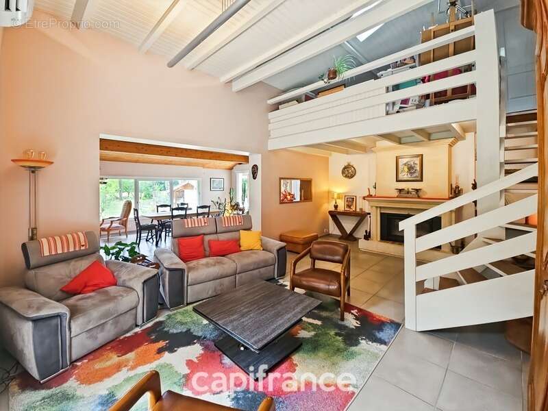 Maison à TIZAC-DE-LAPOUYADE