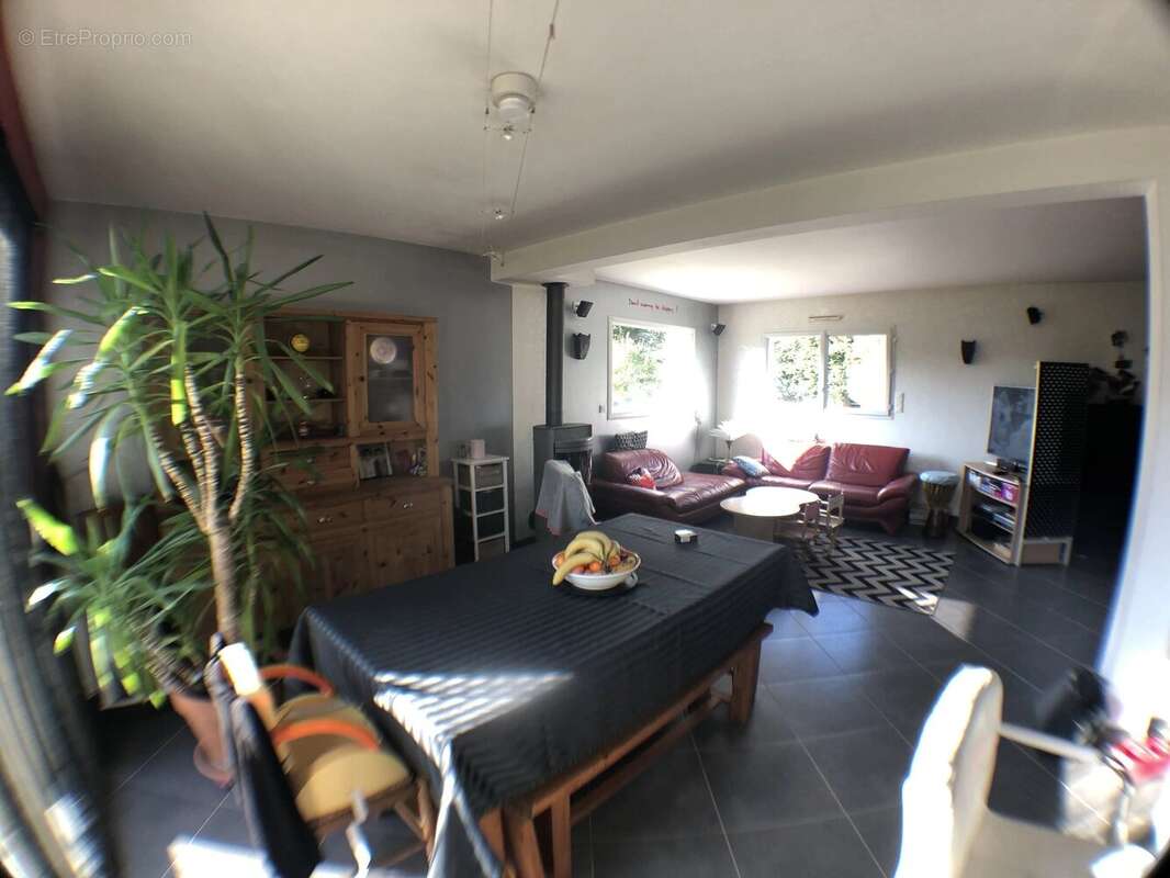 Maison à MONTENEUF