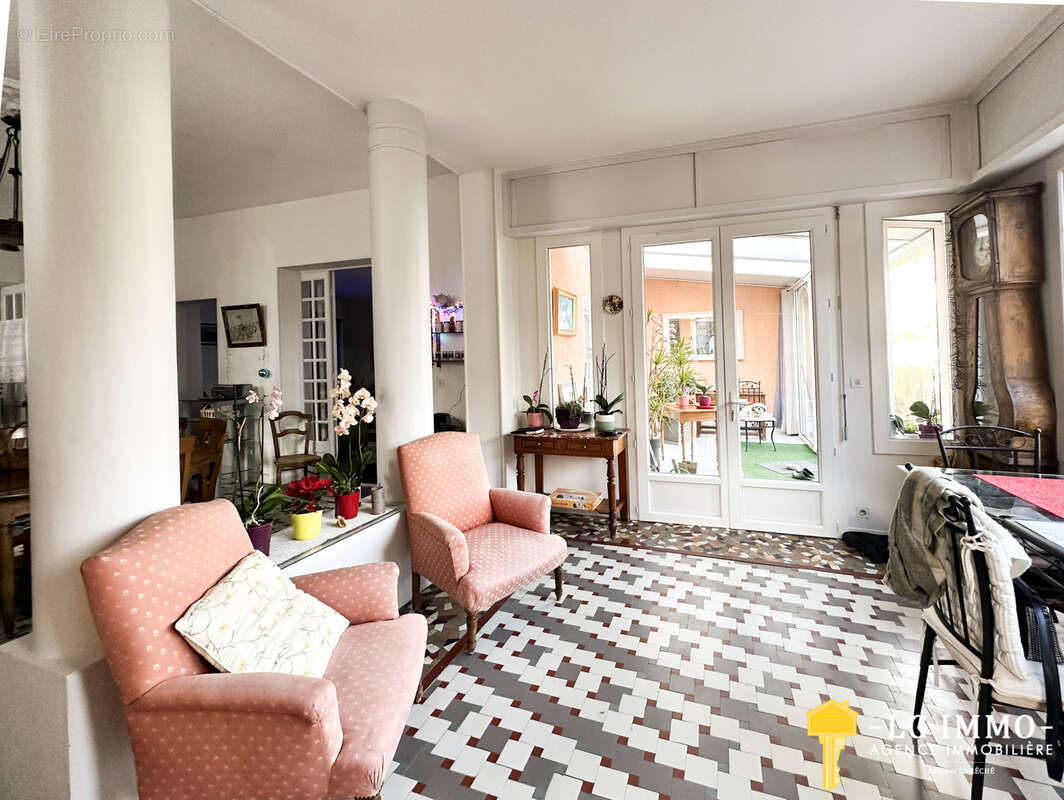 Maison à MESCHERS-SUR-GIRONDE