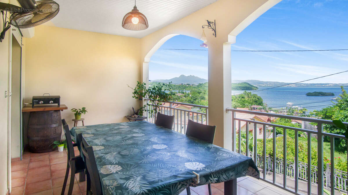 Maison à LES TROIS-ILETS