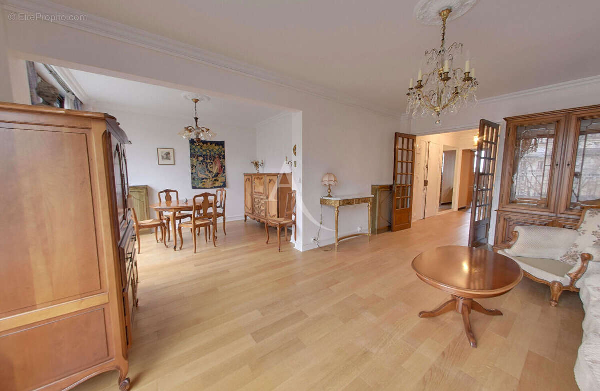 Appartement à PARIS-11E