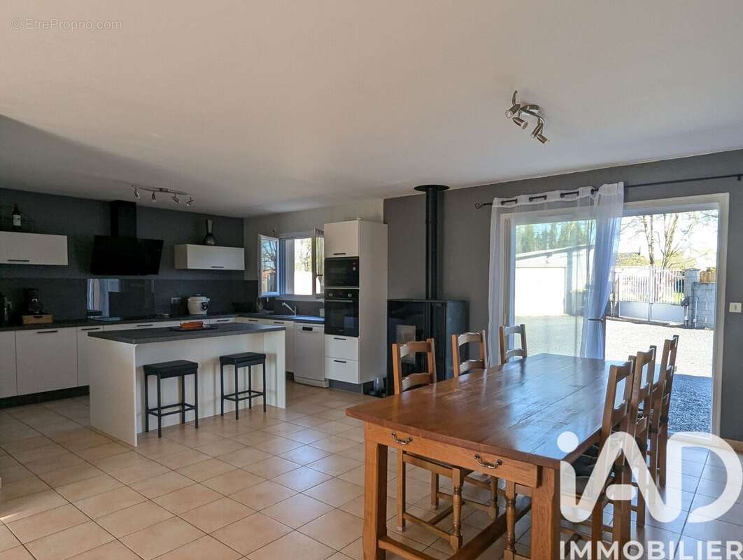 Maison 136 m² à Pas-De-Jeu  - photo 5