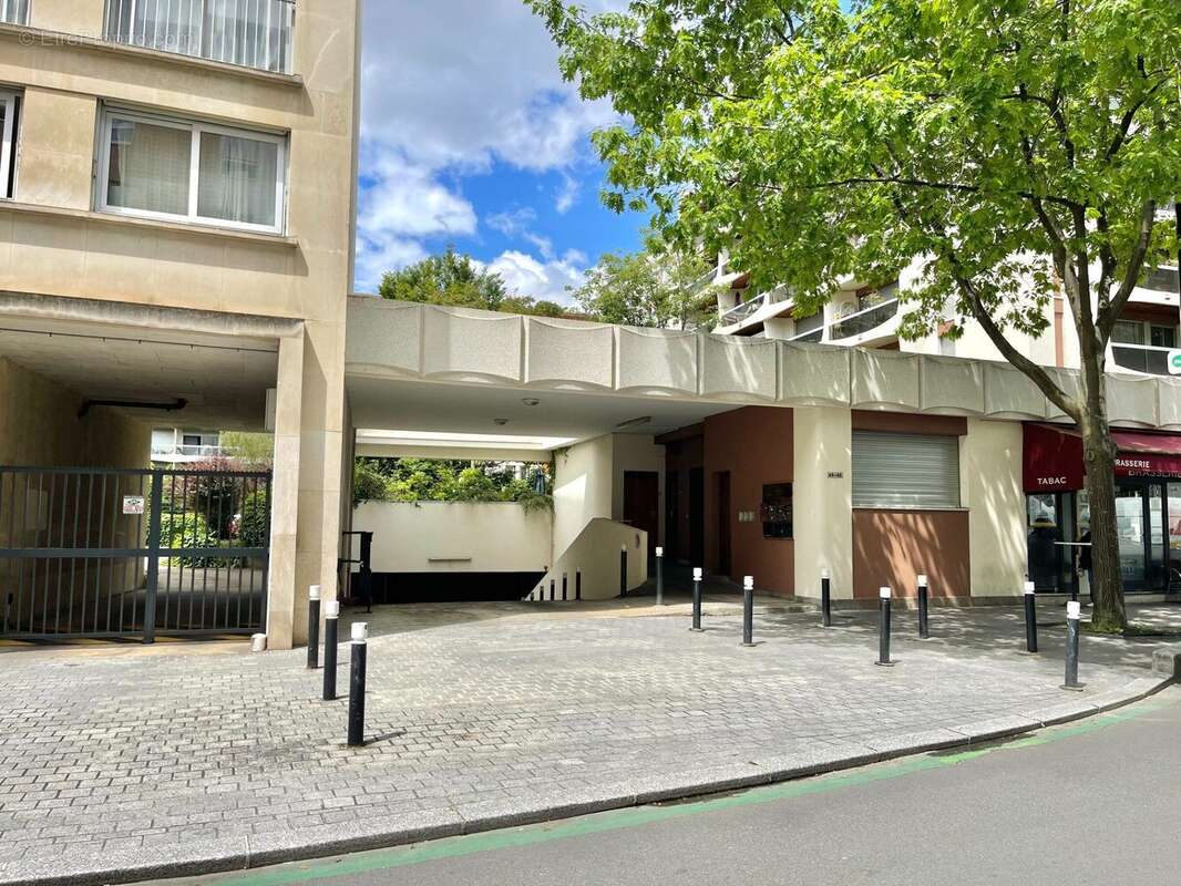 Parking à COURBEVOIE