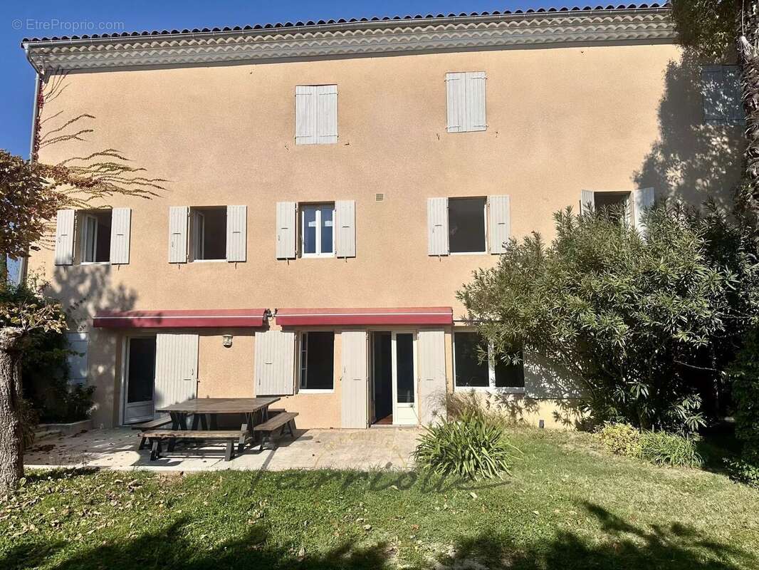 Maison à MONTELIMAR