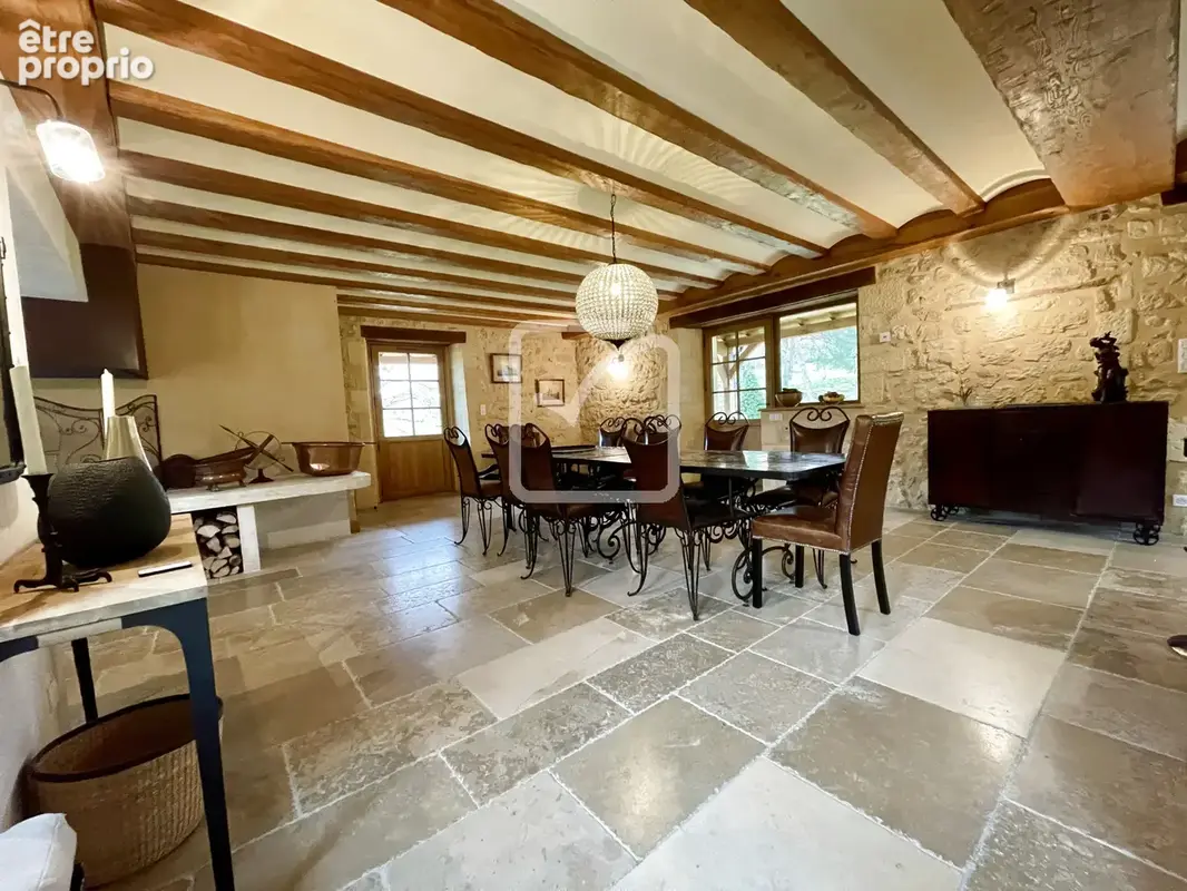  Exclusif ! Le goût du parfait à 40mn de Sarlat. Propriété avec sa demeure dotée de 5 vastes chambres et 3 dép - photo 3