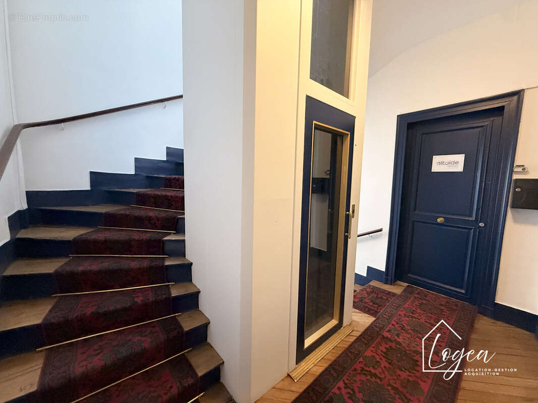 Appartement à PARIS-8E