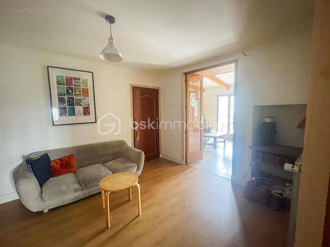 Maison avec vue dégagée, terrasse et appartement indépendant - photo 8