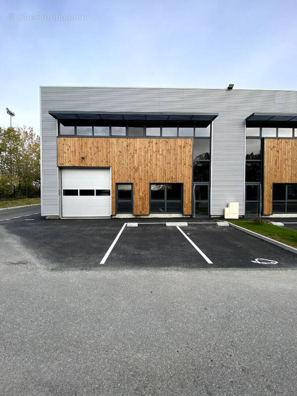 Commerce à BASSE-GOULAINE