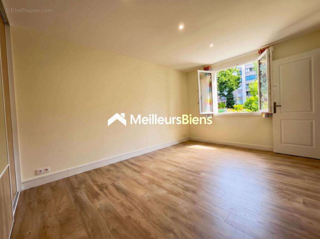 Maison familiale 5 chambres – 134 m² – Face au Lycée International – Saint-Germain-en-Laye - photo 13