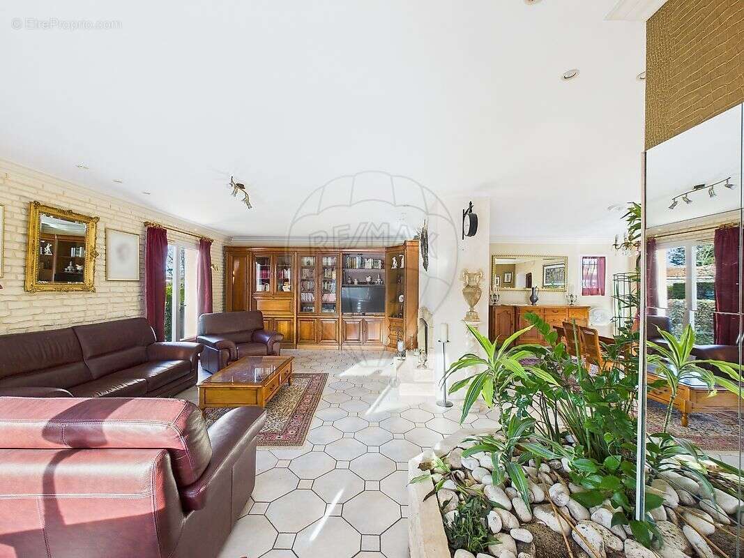 Maison à LES MATHES