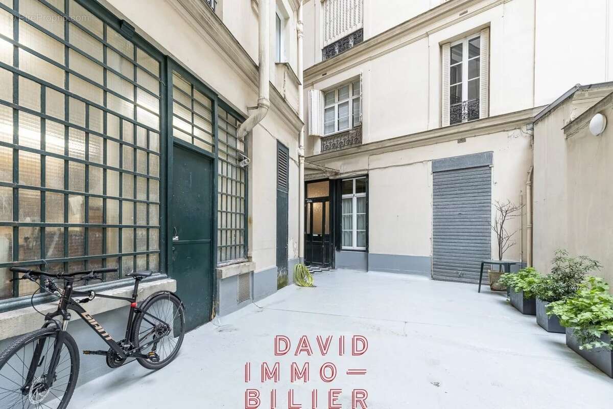 Appartement à PARIS-8E