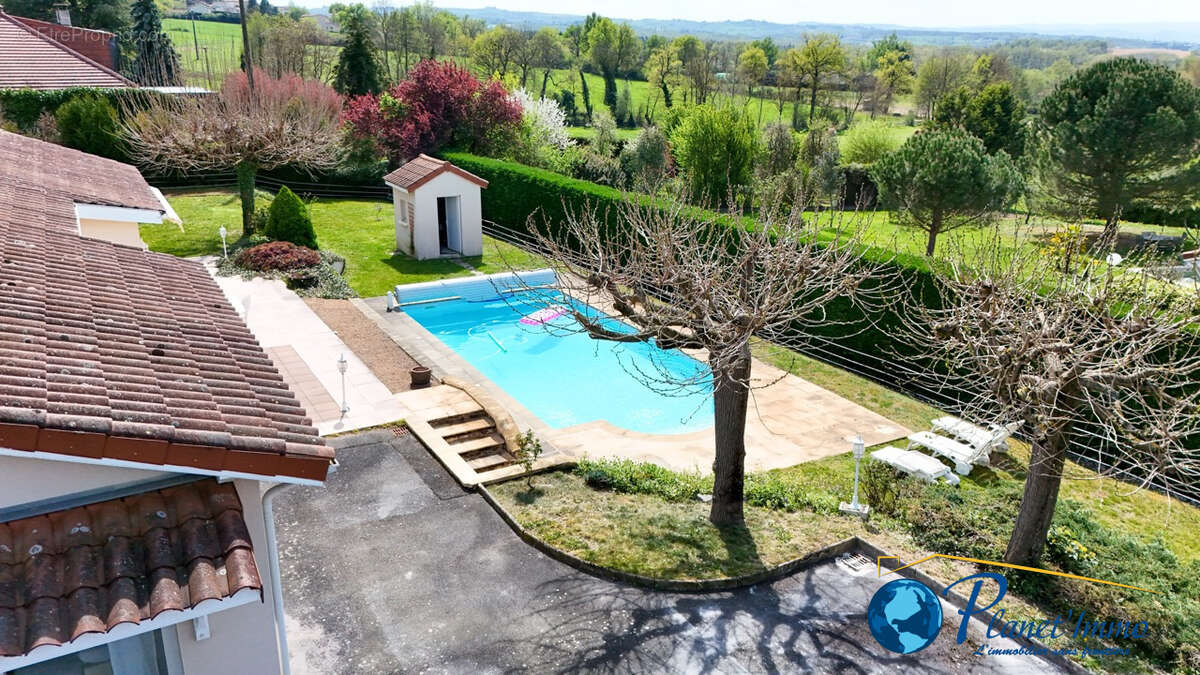 Maison à SAINT-BONNET-LES-OULES