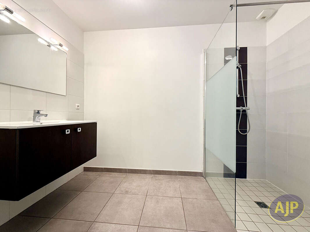 Maison à SAINTE-PAZANNE