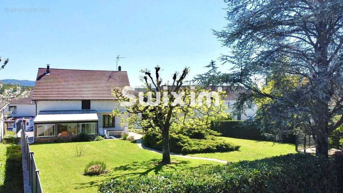 Maison à LONS-LE-SAUNIER