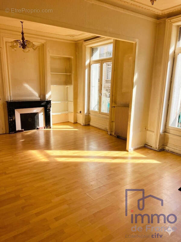 Appartement à SAINT-ETIENNE