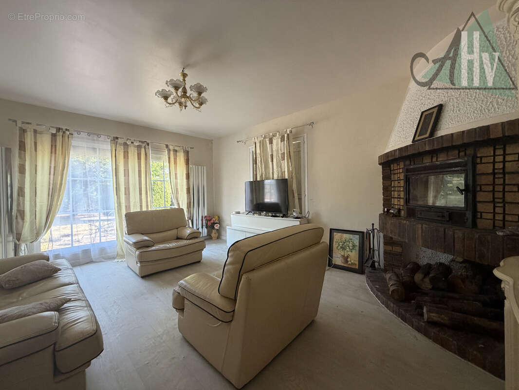 Maison fonctionnelle de plain-pied - 193 m2 - 7 pièces - Secteur Sourdun - photo 8