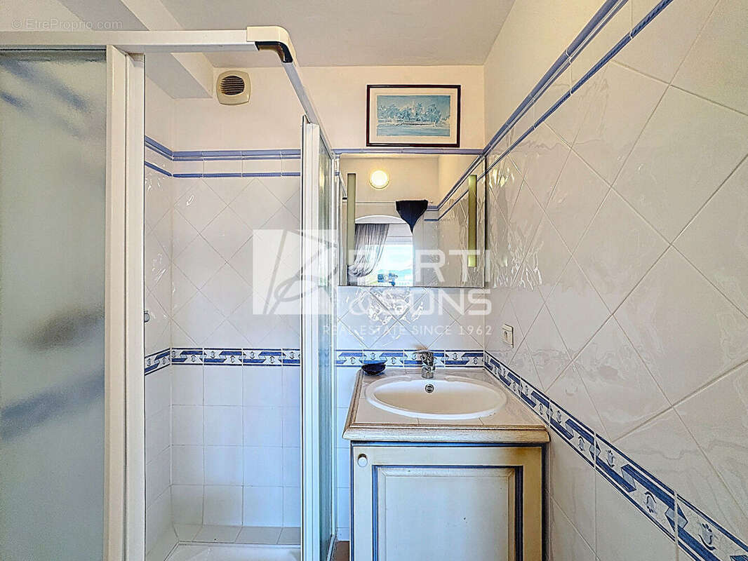 Appartement à MANDELIEU-LA-NAPOULE