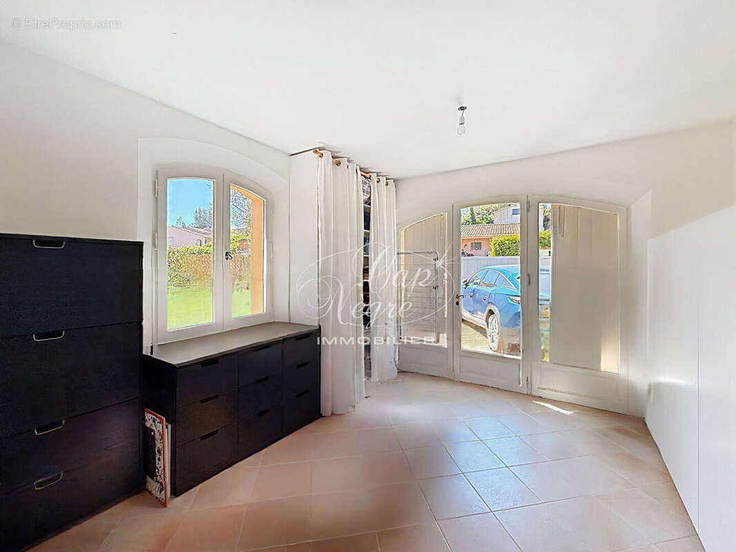 Maison provençale vue dégagée au calme à vendre à cogolin - golfe de saint tropez - photo 13