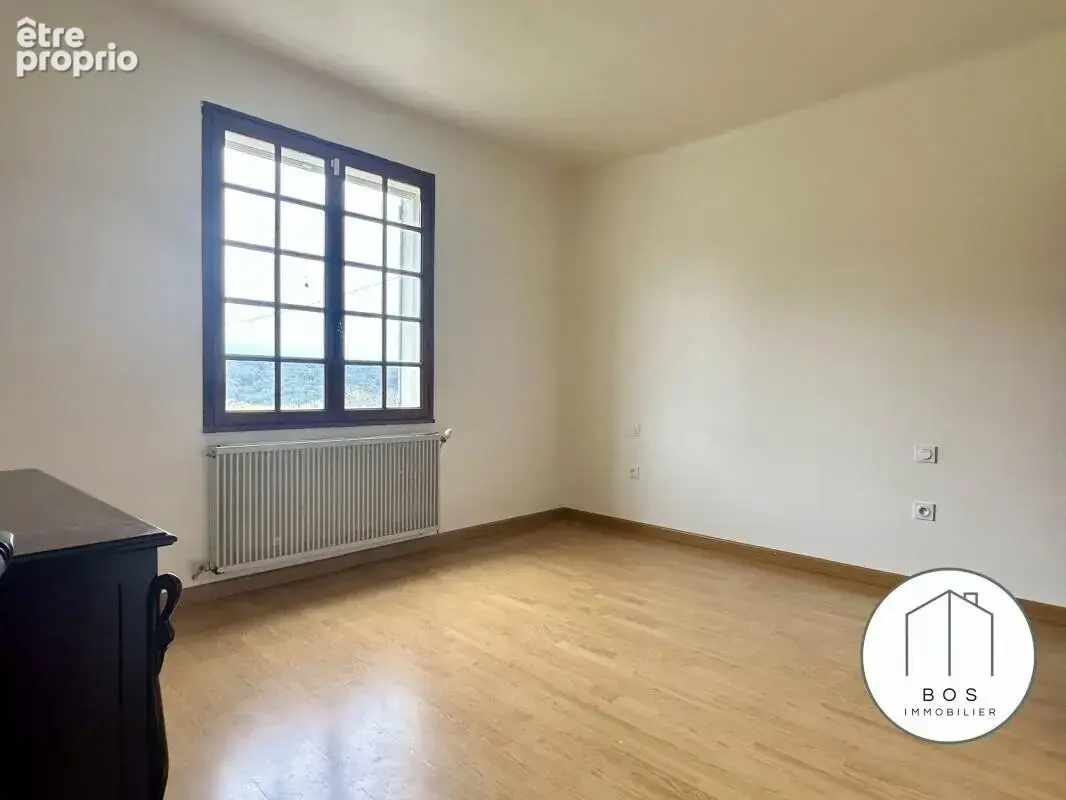 Villa avec piscine et garage - photo 22