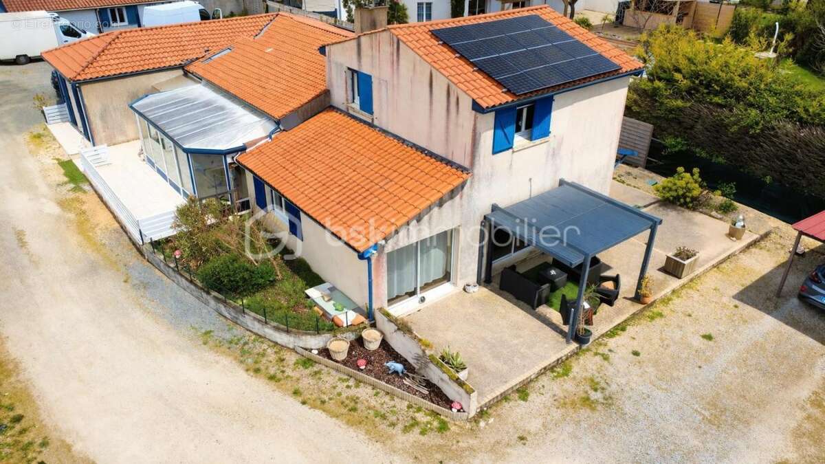 Maison à CHARRON