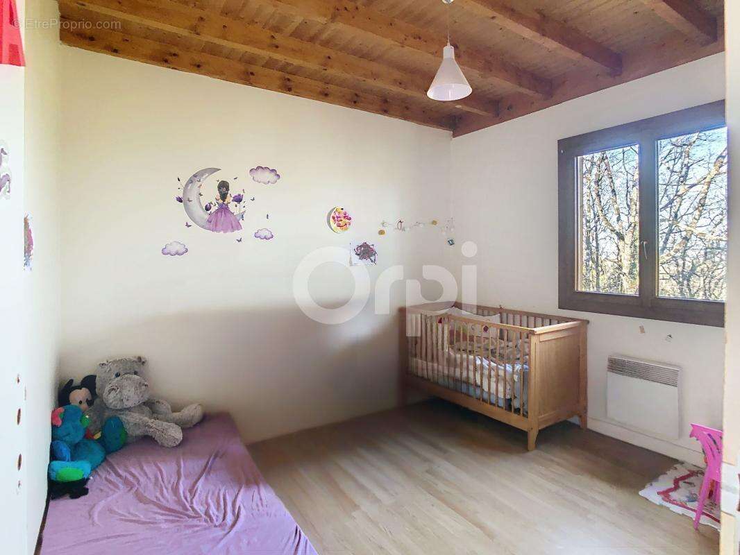 Maison à TERRASSON-LAVILLEDIEU