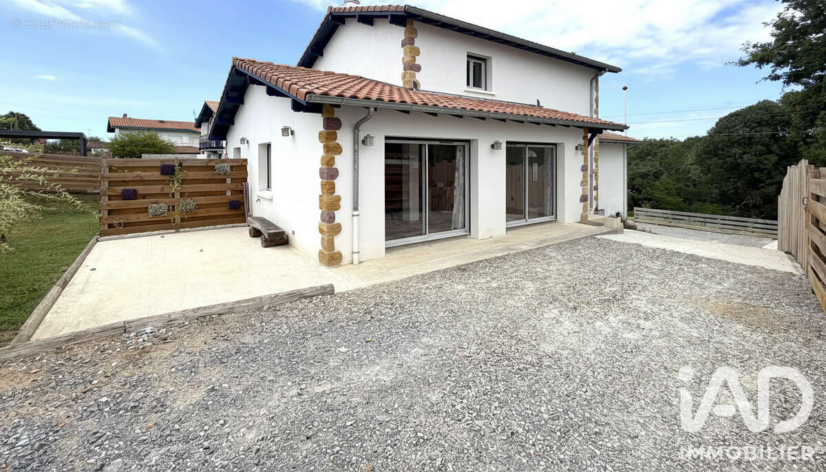 Maison 153 m² à Mouguerre  - photo 2