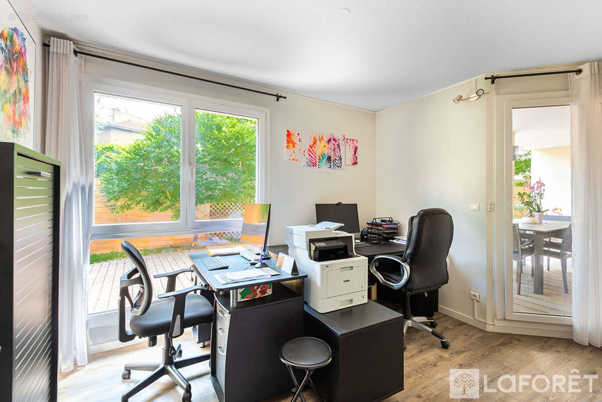 Rez-de-jardin familial de 157 m2 - 5 chambres - Caluire et Cuire - photo 7