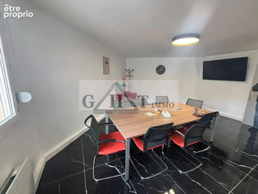 Ensemble immobilier 1170m2 a vendre mandres les roses - photo 14