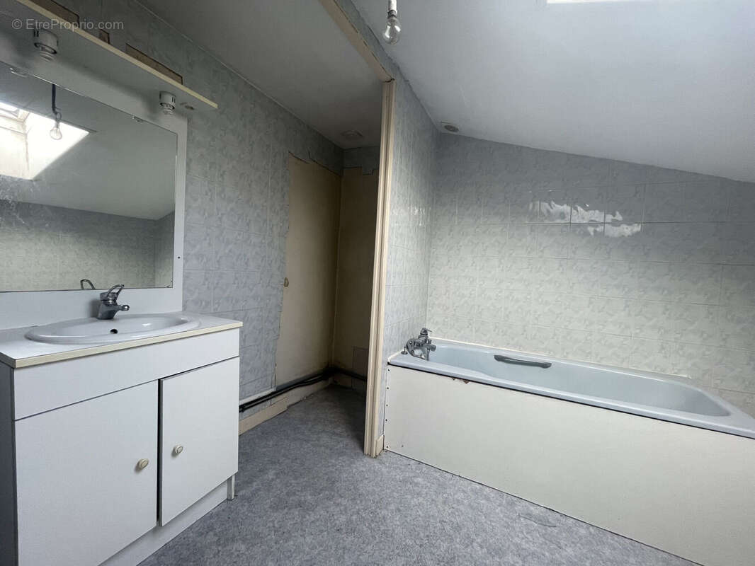 Photo 5 - Appartement à SAINT-JUST-LA-PENDUE