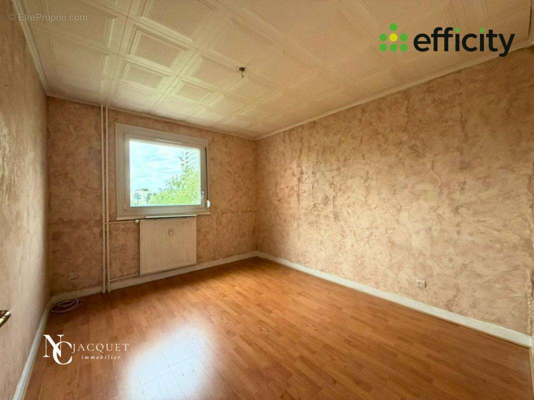 Appartement à RILLIEUX-LA-PAPE