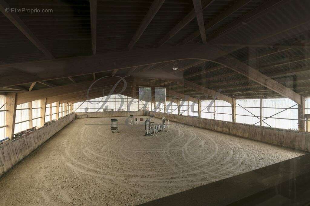 Maison à POIGNY-LA-FORET