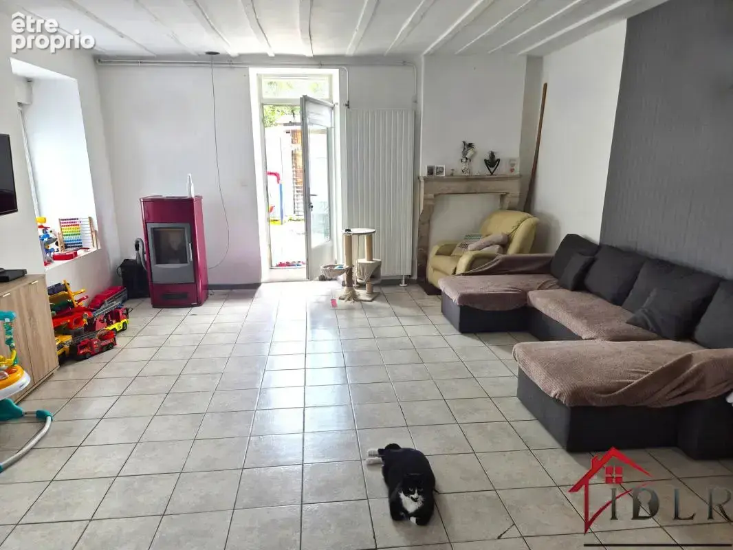 WASSY, maison de 160m2 avec locataires offrant 3 chambres + - photo 3