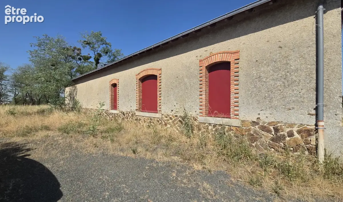 Maison à MONNIERES