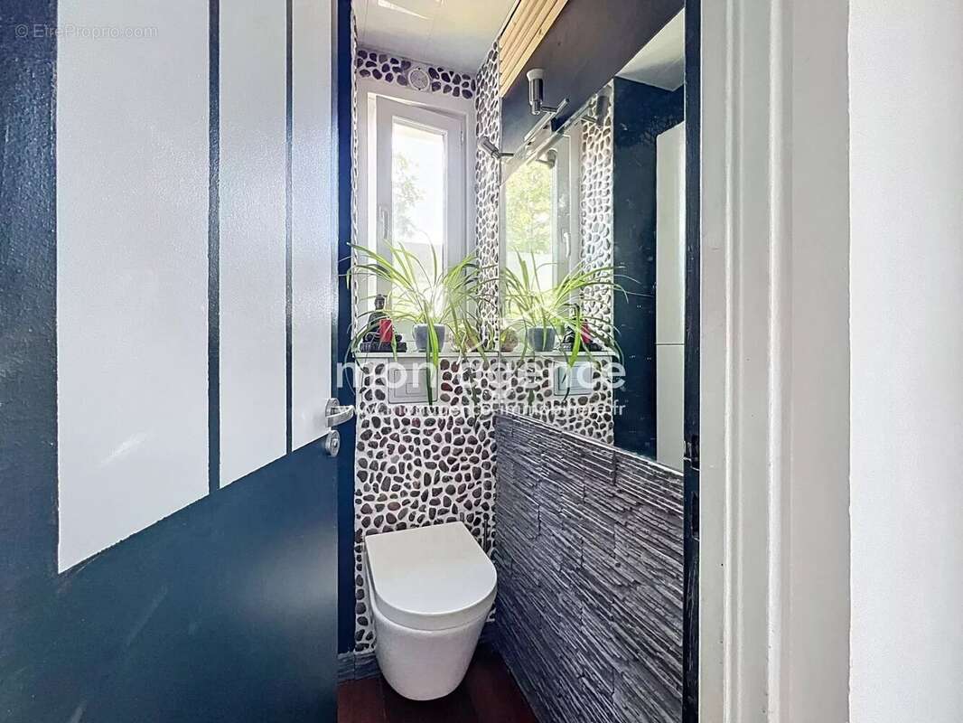 Appartement à MONT-SAINT-AIGNAN