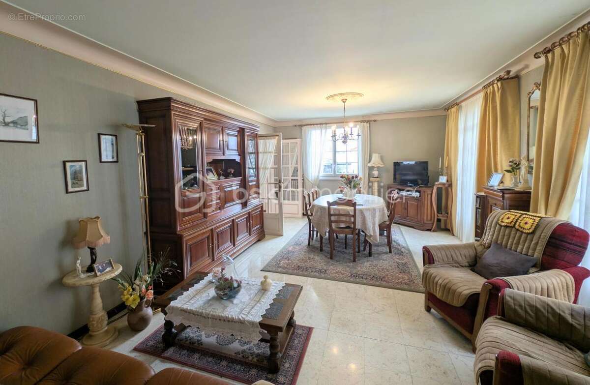 Maison à SAINT-JULIEN-DE-CONCELLES