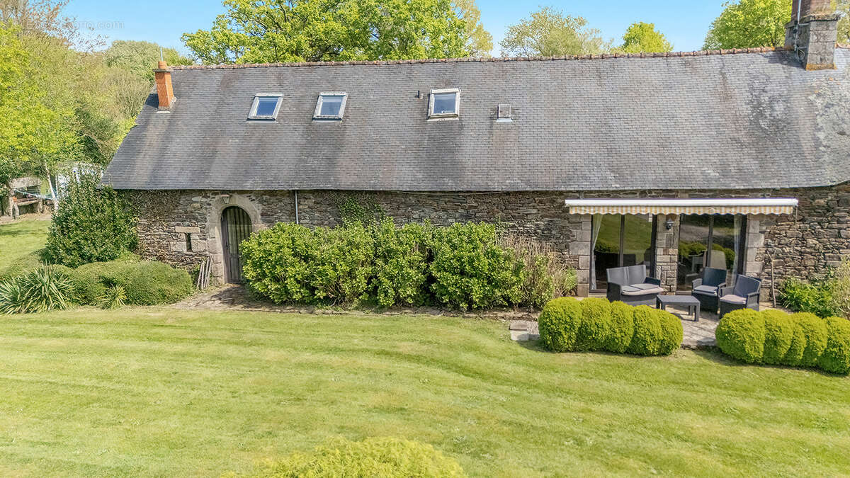 Maison à CLEGUEREC