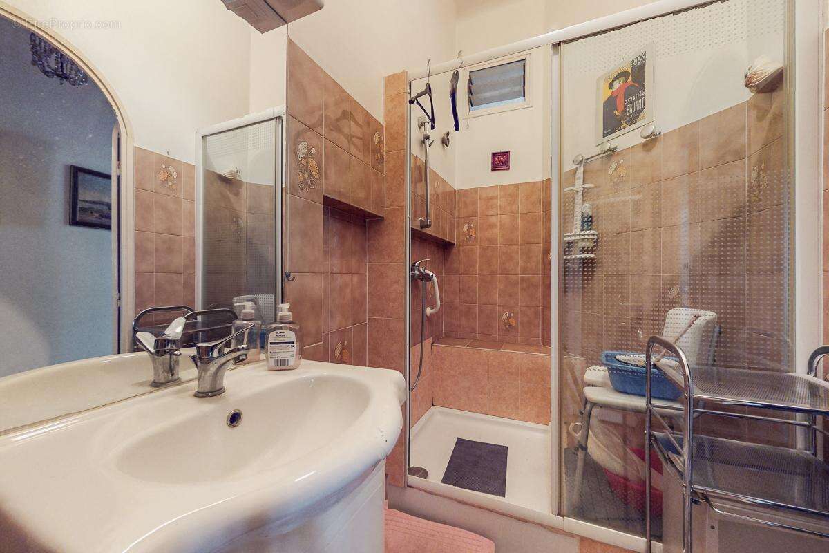 Appartement à MARSEILLE-1E