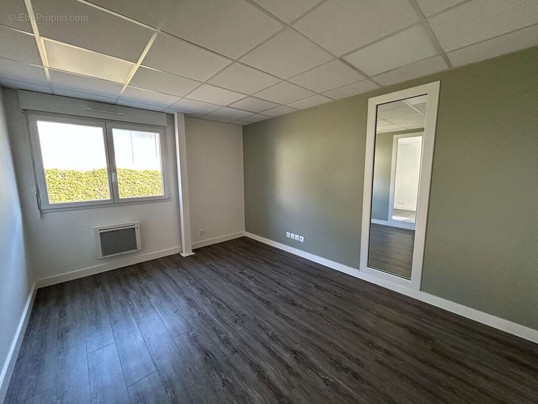 Commerce à BRETTEVILLE-SUR-ODON