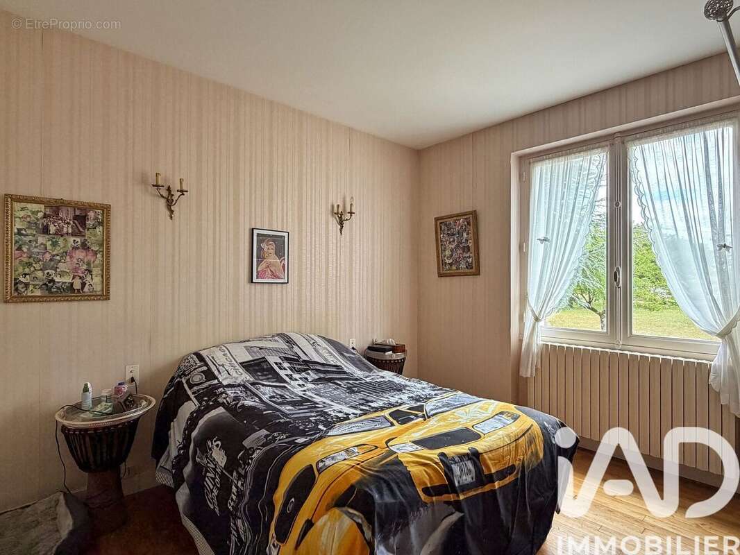 Maison 119 m² à Puyreaux  - photo 7