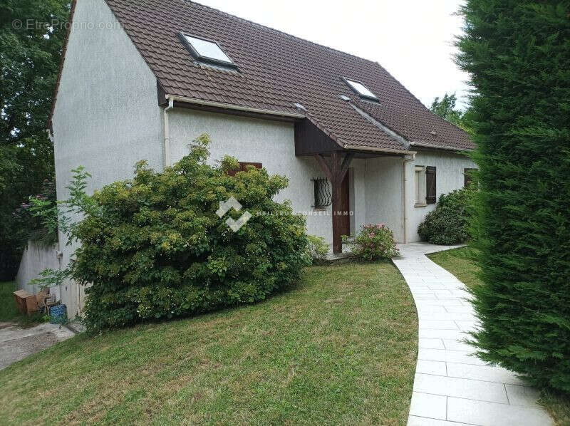 Maison 144 m² à Dammartin-En-Goele  - photo 2