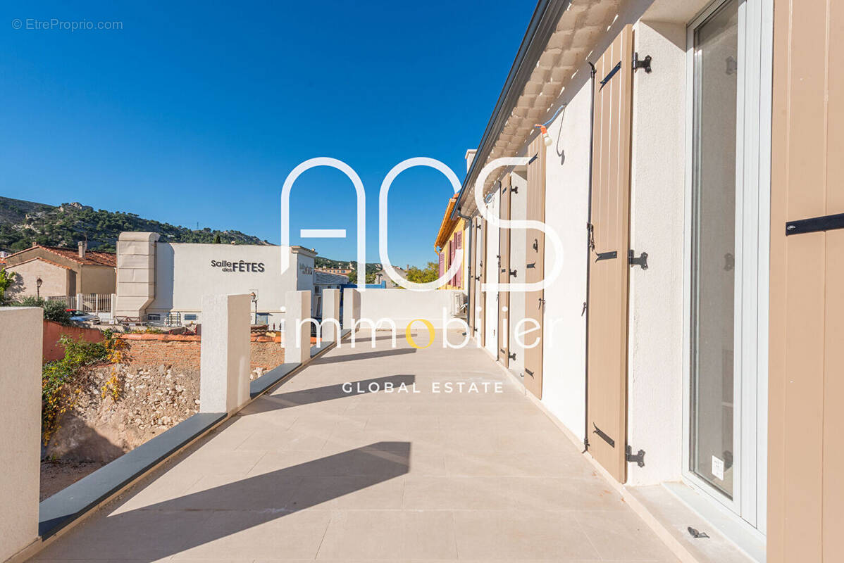 Appartement à CHATEAUNEUF-LES-MARTIGUES