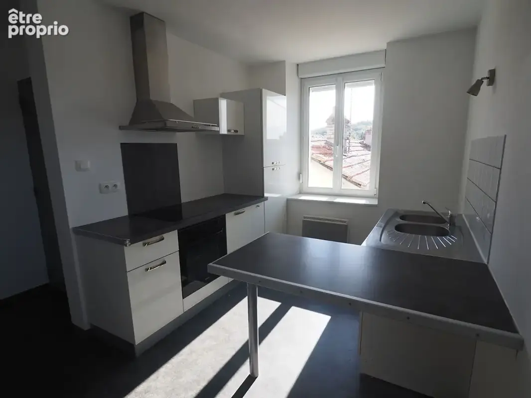 Appartement à CHARMES