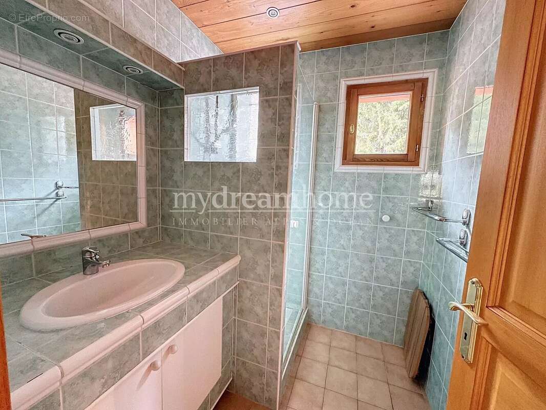 Maison à NOTRE-DAME-DE-BELLECOMBE