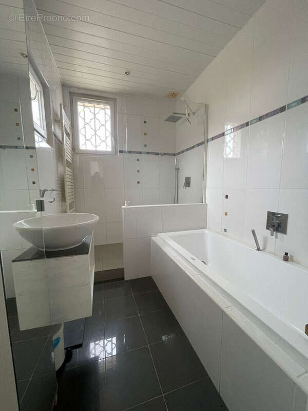 Maison à SARTROUVILLE