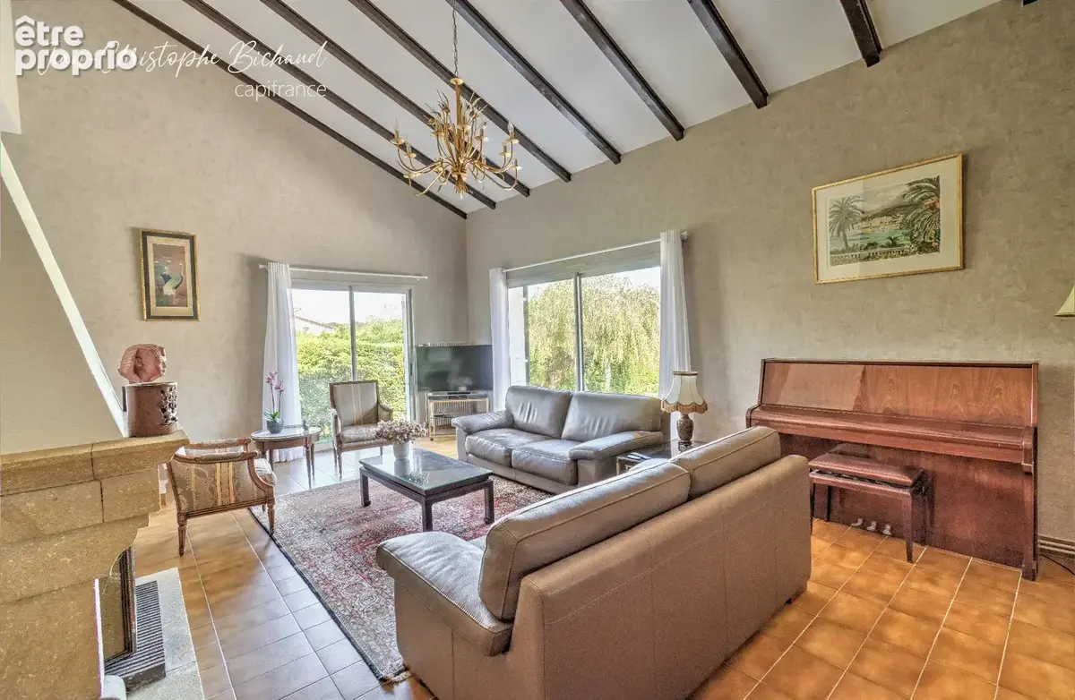 Maison familiale de 169 m² – 5 chambres – Terrain de 910 m² – Chaponost - photo 5