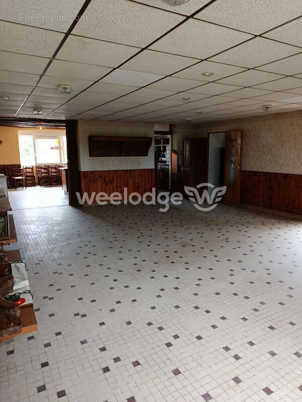 Commerce à LA PEROUILLE