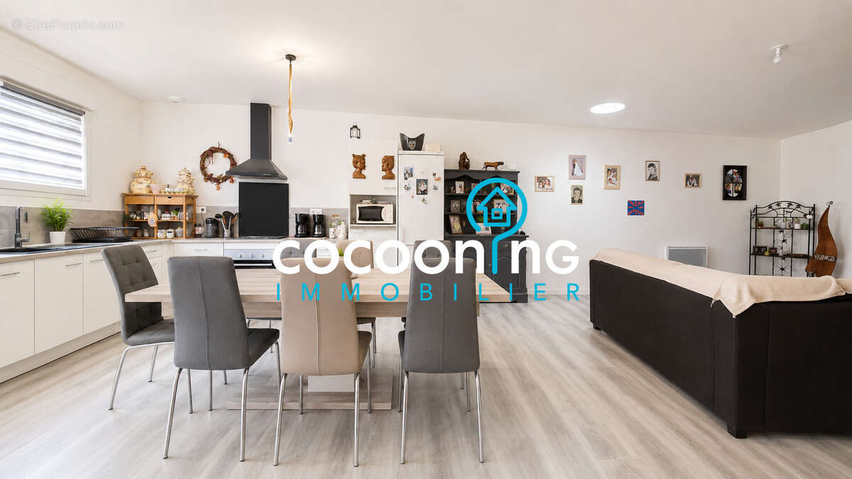 Ensemble immobilier comprenant deux logements d’habitation et une cellule commerciale - photo 9